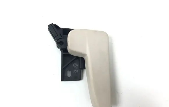 Volkswagen PASSAT B8 Engine bonnet (hood) release handle 518823633B