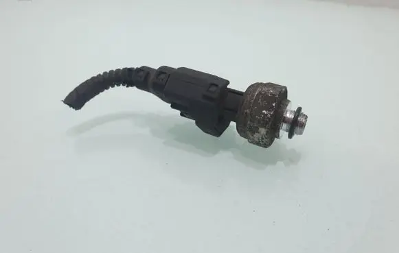 KIA Sportage Air conditioning (A/C) pressure sensor 