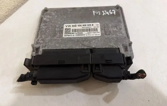 Skoda Fabia Mk2 (5J) Engine control unit/module 03E906023B