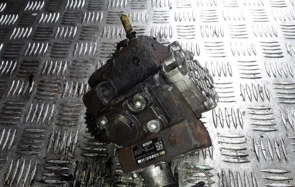 Nissan X-Trail T31 Fuel injection high pressure pump 8200690744