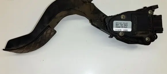 Volkswagen PASSAT B5 Accelerator throttle pedal 8D1721523