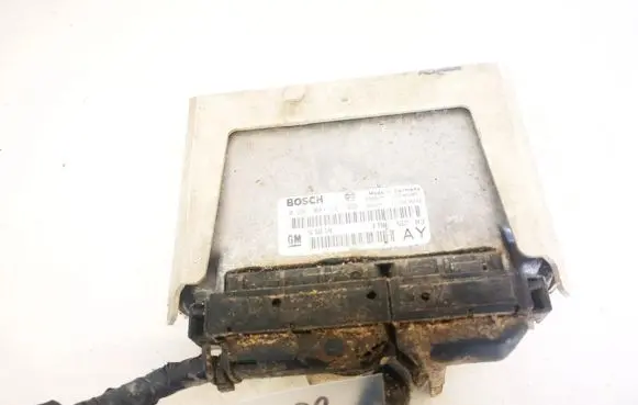Opel Zafira A Engine control unit/module 90582540 0281001751