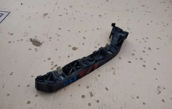 Hyundai i40 Fender mounting bracket