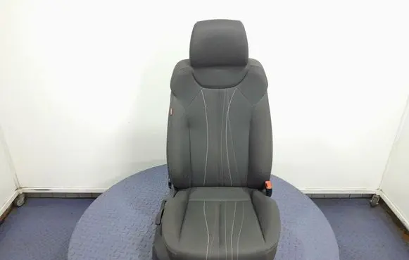 Seat Leon (1P) Front passenger seat 