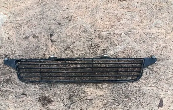 Toyota Avensis T270 Front bumper lower grill 5311205080