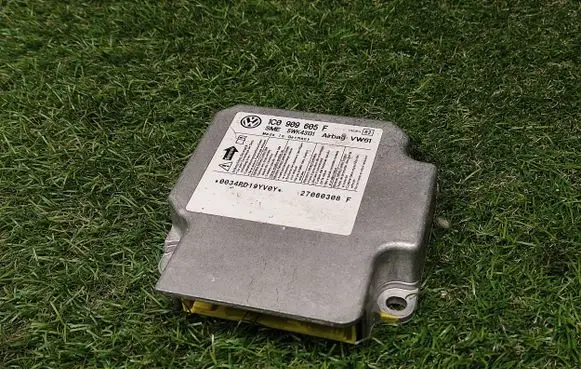 Skoda Roomster (5J) Airbag control unit/module 1C0909605F 5WK43131