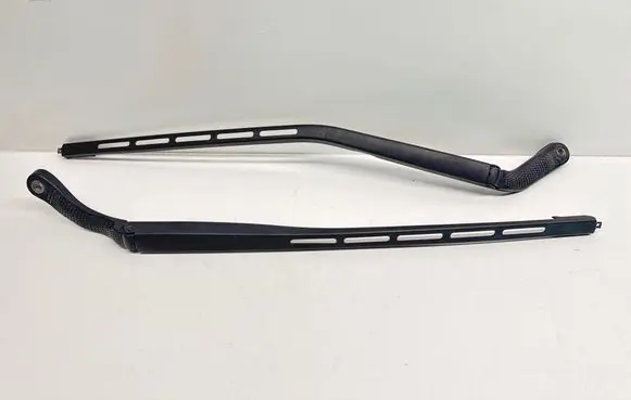 Front wiper blade arm