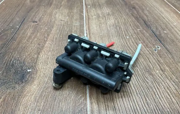 Mercedes-Benz SL R129 Vacuum valve 1298003178