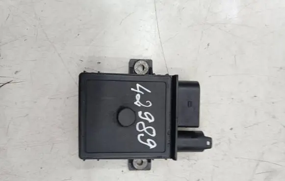BMW X3 E83 Glow plug pre-heat relay 778832704