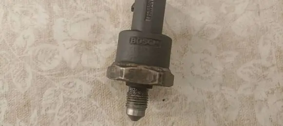 Fuel pressure sensor
