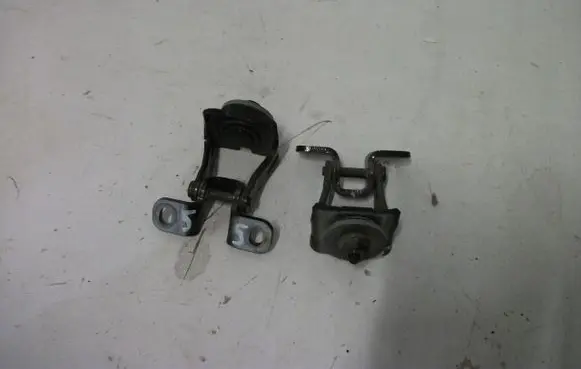 Seat Leon (5F) Tailgate/trunk/boot hinge 5F0827301