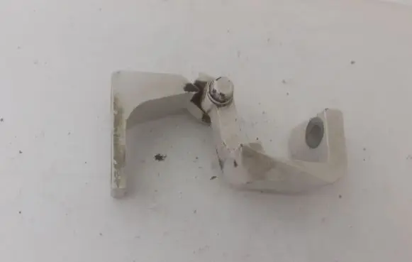 Volkswagen Transporter - Caravelle T5 Front door upper hinge 7H0831402