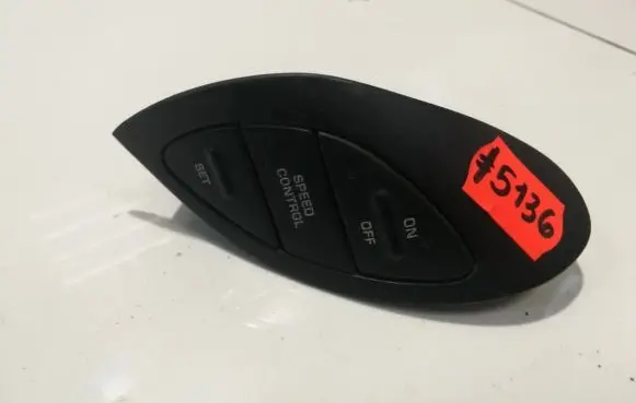 Chrysler Voyager Cruise control switch 4685545