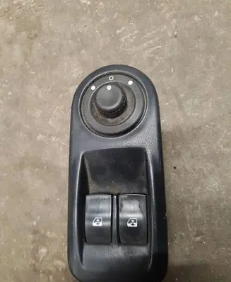 Renault Trafic II (X83) Wing mirror switch 8200011867 9116523 29181