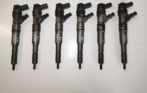 BMW 5 E60 E61 Fuel injectors set 7794435 8HSV853