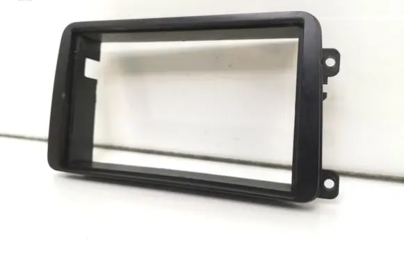Volkswagen Golf V Radio/GPS head unit trim 