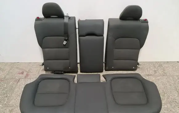 Volvo V70 Second row seats 