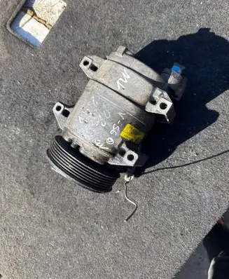Volvo S60 Air conditioning (A/C) compressor (pump) 8708581 284E458141