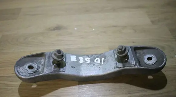 BMW 5 E39 Gearbox mounting bracket 1096107