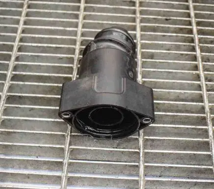 Volkswagen Golf VI Air intake duct part 03L131111J