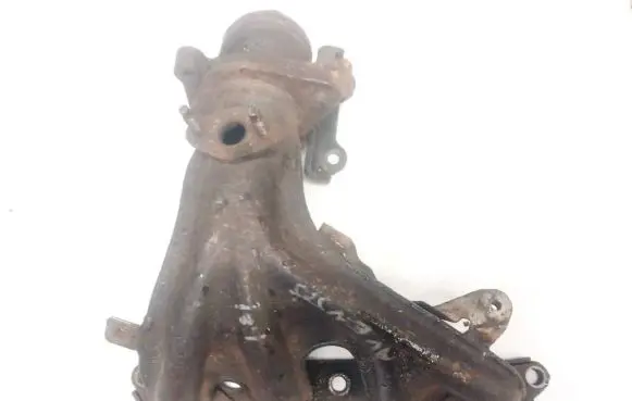 Toyota Avensis T220 Exhaust manifold