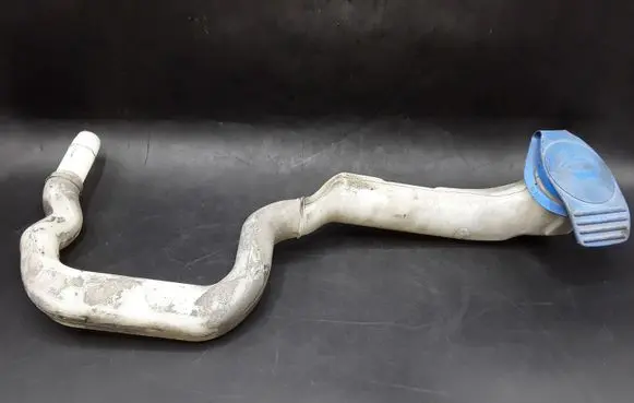 Volkswagen Touareg I Window washer liquid tank fill tube 7L5955463B 7L6955463B