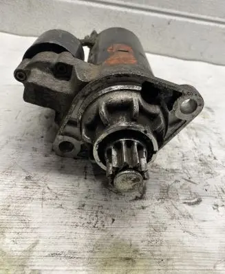 Volkswagen Golf IV Starter motor