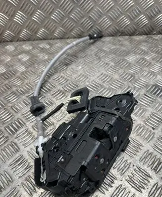 Volkswagen PASSAT B8 Front door lock 5tc837016