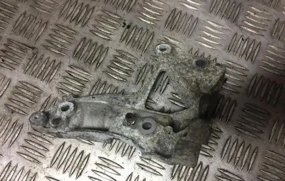 Ford Focus Engine mounting bracket 9653249480