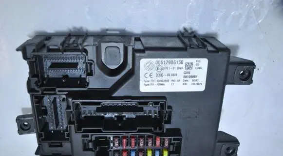 Fiat Grande Punto Fuse module 00517986150
