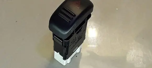 Opel Frontera B Hazard light switch M16328
