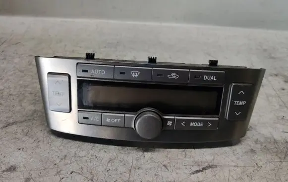 Toyota Avensis T250 Climate control unit 5590005160