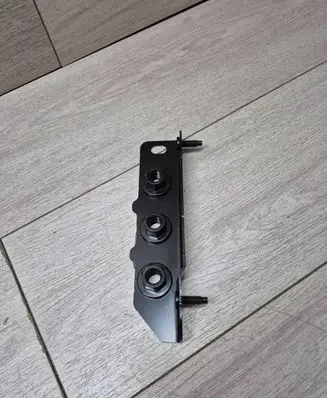 Land Rover Evoque II Front bumper mounting bracket LR117364