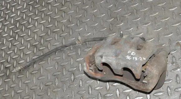 Mitsubishi Pajero Front brake caliper