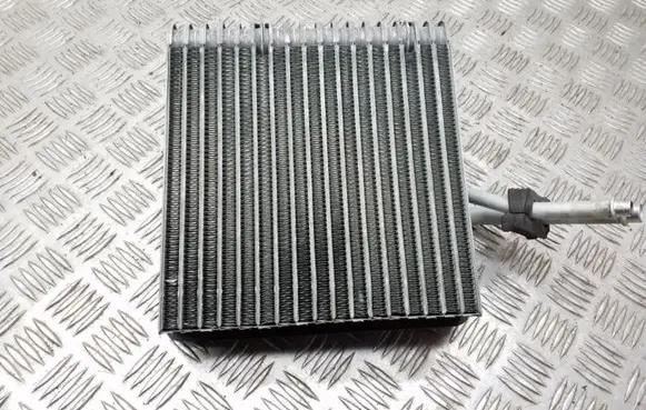 Volkswagen Golf IV Air conditioning (A/C) radiator (interior) 