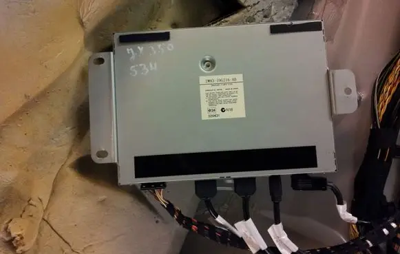 Jaguar XJ X350 Video control module 2W9319G216AB