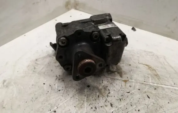 BMW 5 E60 E61 Power steering pump 7652974109