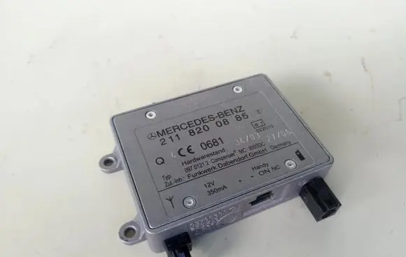 Mercedes-Benz GL X164 Antenna control unit 2118200885
