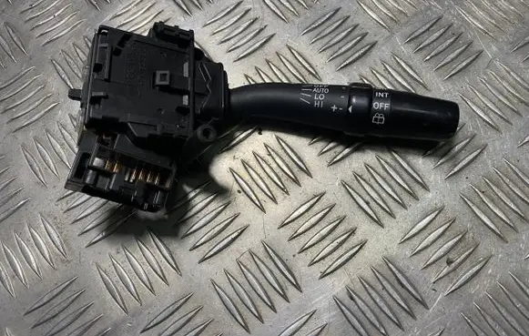 Toyota Avensis T250 Wiper control stalk 173821