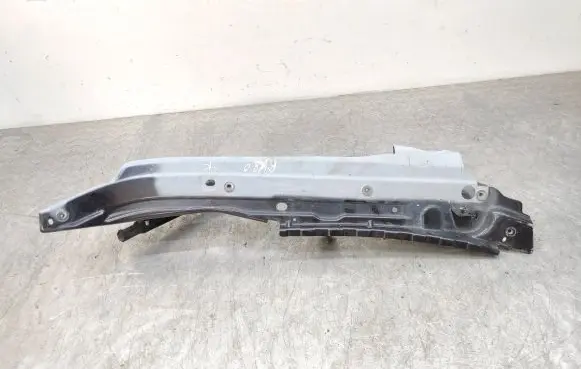 Fender mounting bracket
