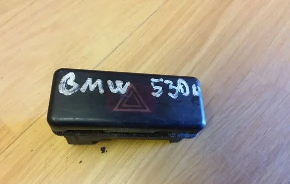 BMW 5 E39 Hazard light switch 8350947