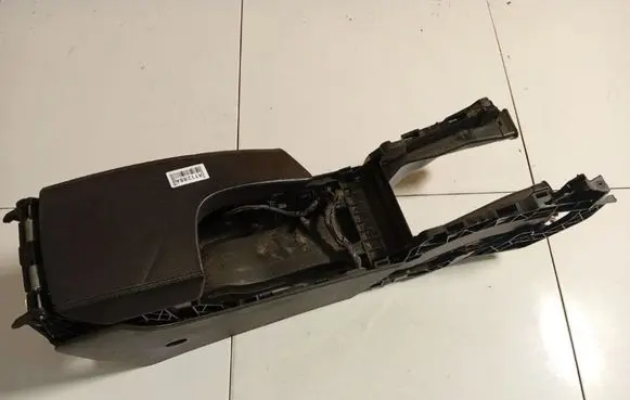 Hyundai Sonata Armrest 13310902