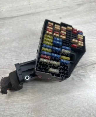 Skoda Fabia Mk1 (6Y) Fuse module 6Q1941824B