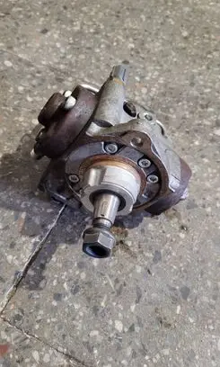 Opel Astra J Fuel injection high pressure pump 55586500