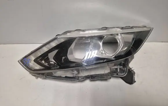 Nissan Qashqai Headlight/headlamp