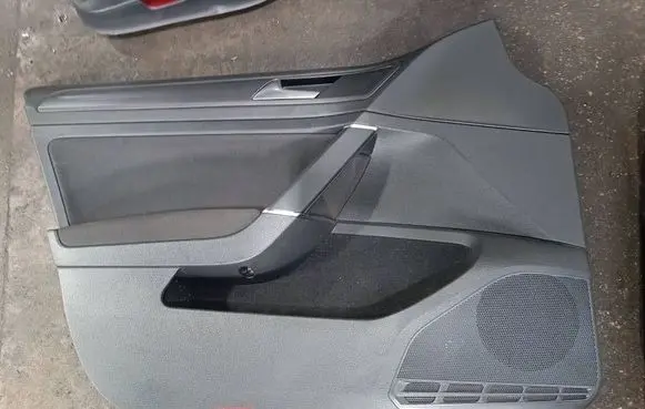 Volkswagen Golf VII Front door card panel trim