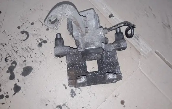 Honda Civic IX Rear brake caliper