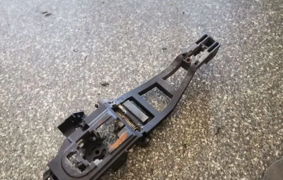 Ford Focus Front door exterior handle/bracket R224A36