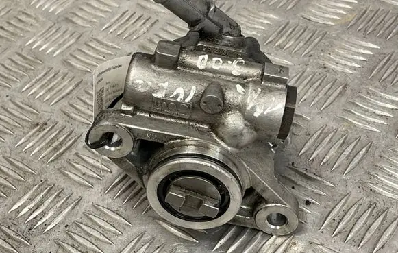 Iveco Daily 5th gen Power steering pump 504243641 7693955604