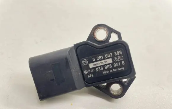 Volkswagen Tiguan Air pressure sensor 038906051B 0281002399